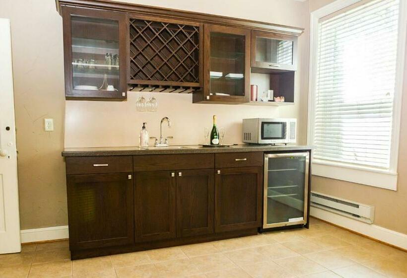 جناح ديلوكس, James Buchanan Hotel, Trademark Collection By Wyndham