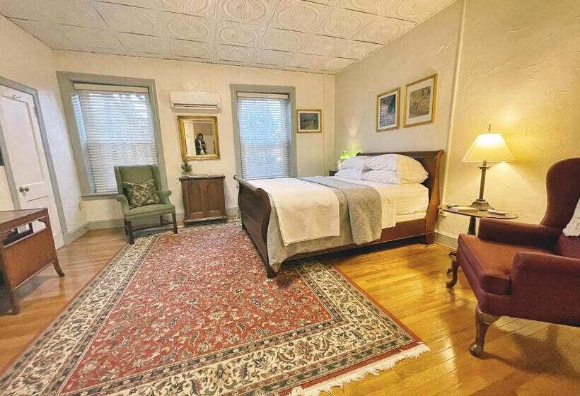 Президентский Люкс, James Buchanan Hotel, Trademark Collection By Wyndham