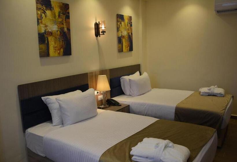 سوییت خانوادگی, Jewel Green Mountain