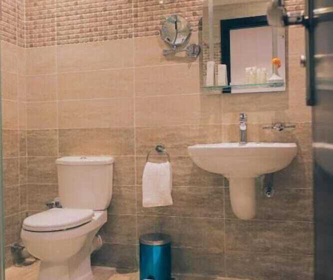 سوییت خانوادگی, Jewel Green Mountain