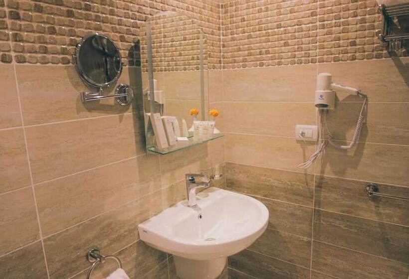 سوییت جونیور, Jewel Green Mountain