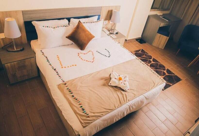 سوییت جونیور, Jewel Green Mountain