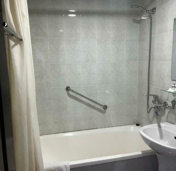 اتاق لوکس, Temurkhan