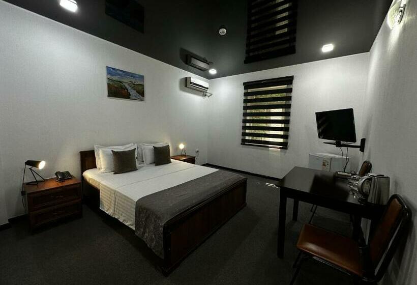 اتاق لوکس, Temurkhan