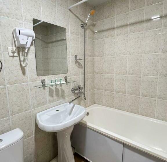 اتاق استاندارد سه نفره, Temurkhan