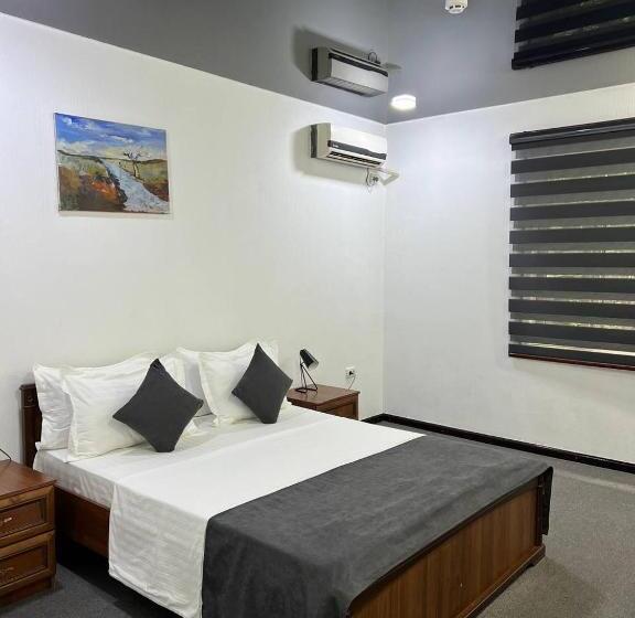 اتاق لوکس, Temurkhan