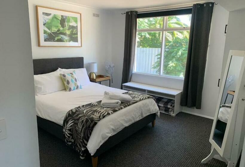 דירת חדר, Kings Avenue Motel