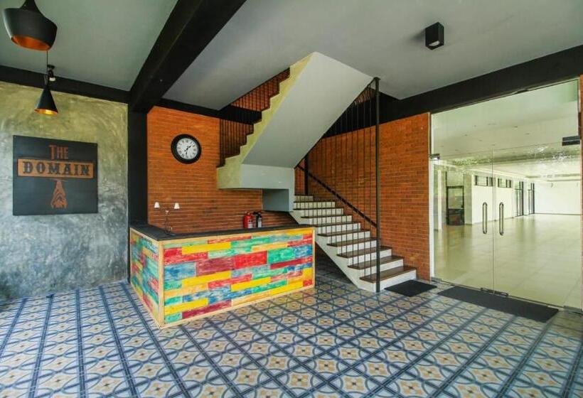 Номер Deluxe, The Domain