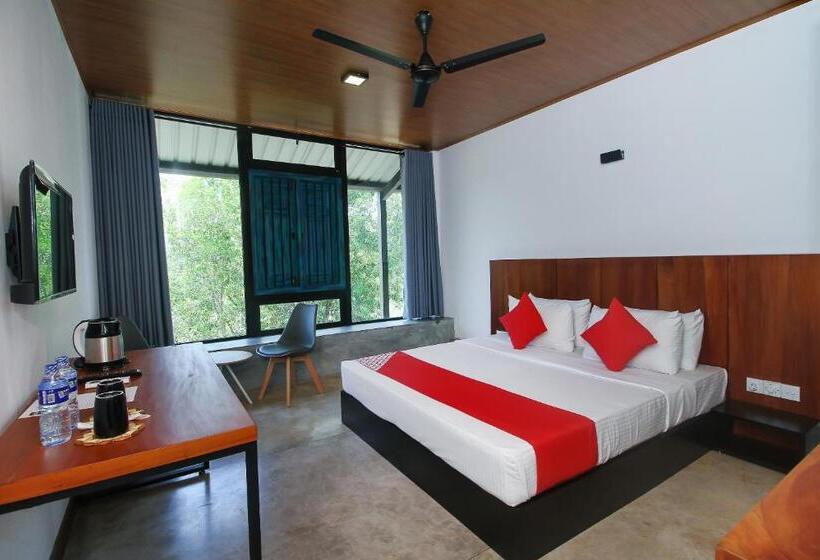 Номер Deluxe, The Domain