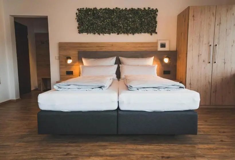 Quarto Estandar, Verweiler