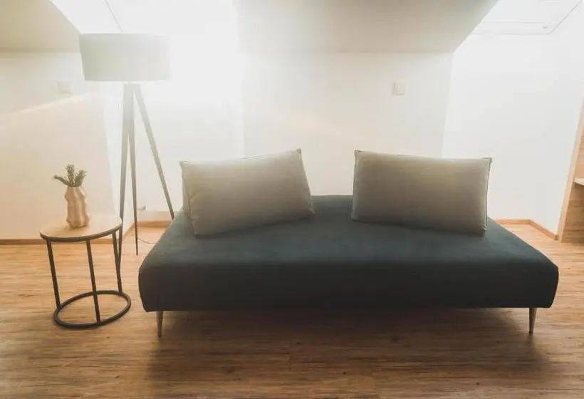 Apartamento 1 Dormitório com Sacada, Verweiler