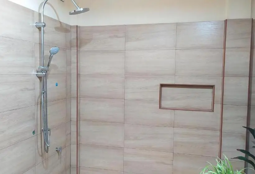 اتاق لوکس, Shoreline Grand