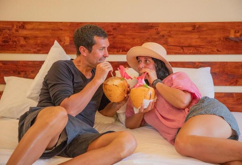 Suite Familiar, Shoreline Grand