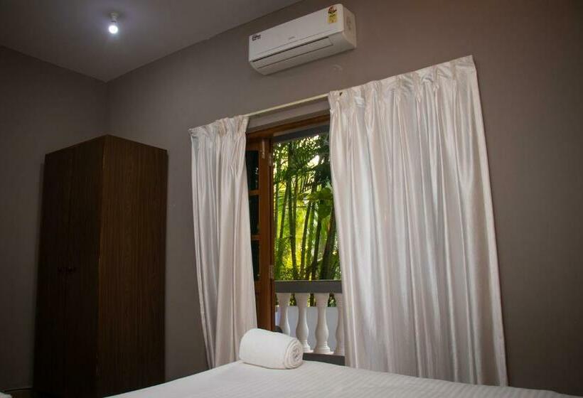 Deluxe Rum, The Sovereign Villa