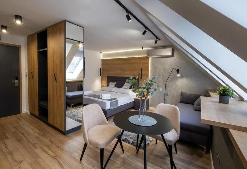 スタンダードスタジオ, Minaret Residence & Relax Pécs