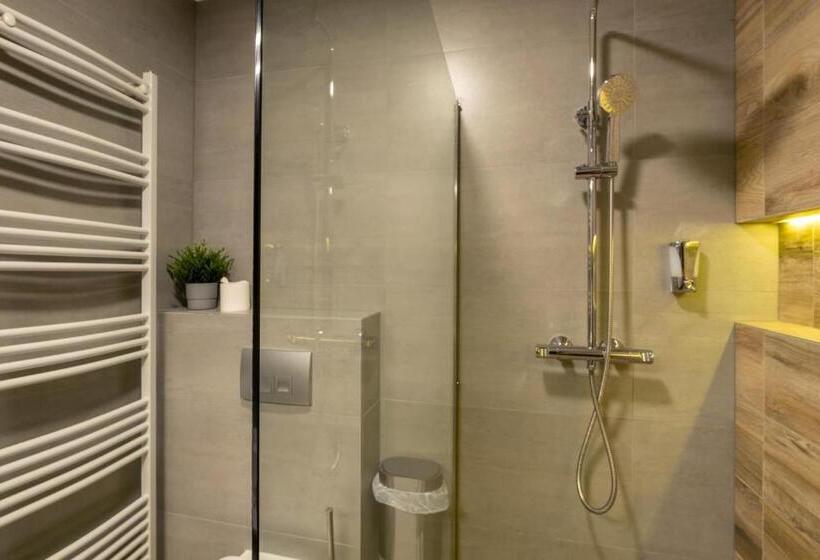 スタンダードスタジオ, Minaret Residence & Relax Pécs