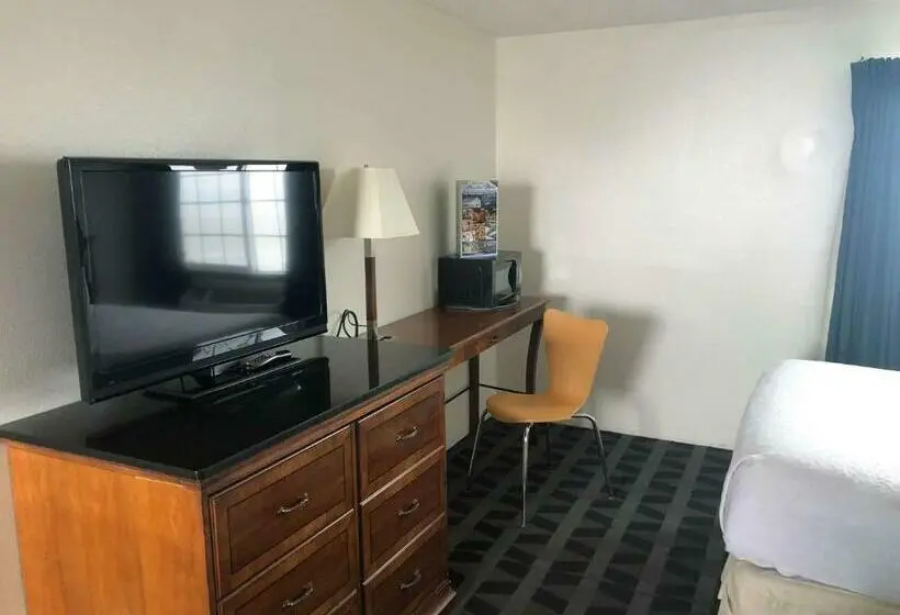 キングサイズベッドのデラックスルーム, Motel 6 Missoula, Mt Wye Travel Plaza
