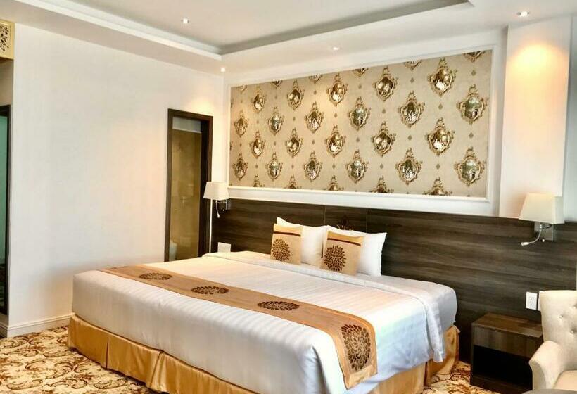 اتاق استاندارد با چشمانداز استخر, Elizabeth