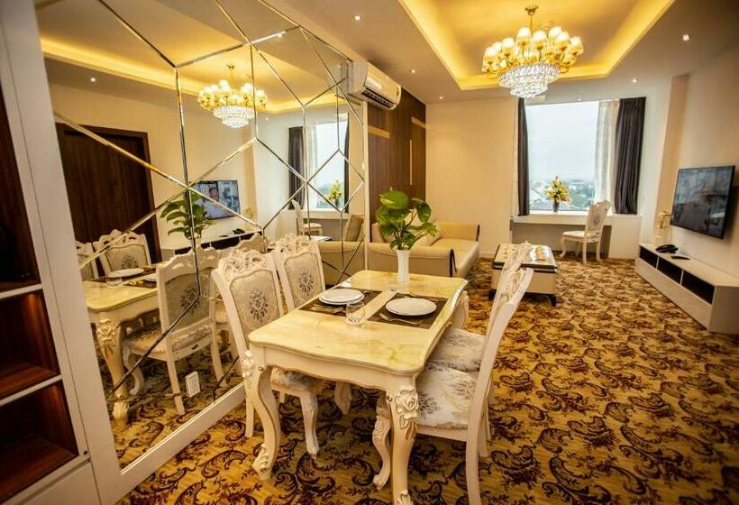 سوئیت با تخت بزرگ, Elizabeth