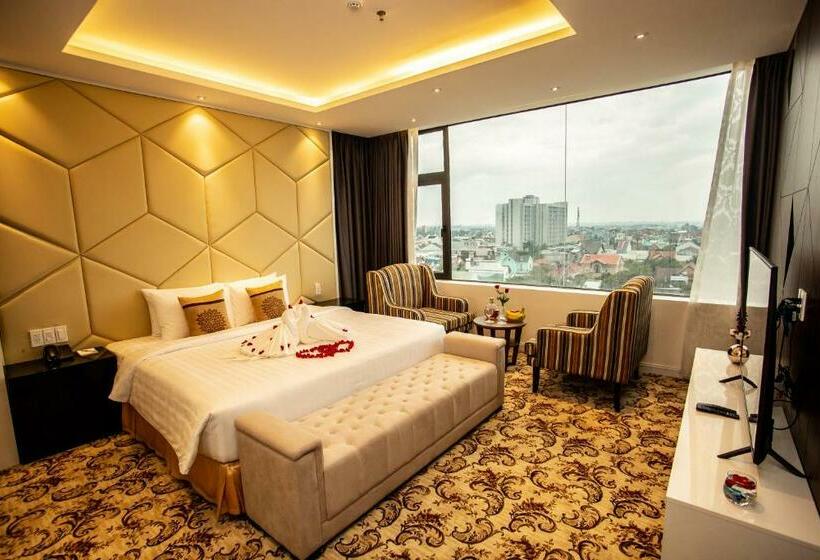 سوئیت با تخت بزرگ, Elizabeth