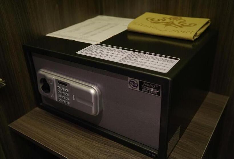 سوییت خانوادگی, Elizabeth