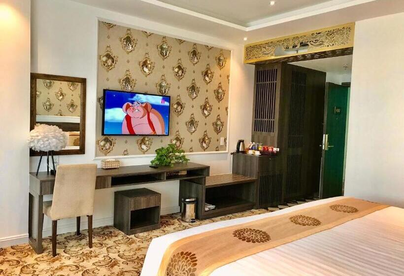 اتاق لوکس با بالکن, Elizabeth