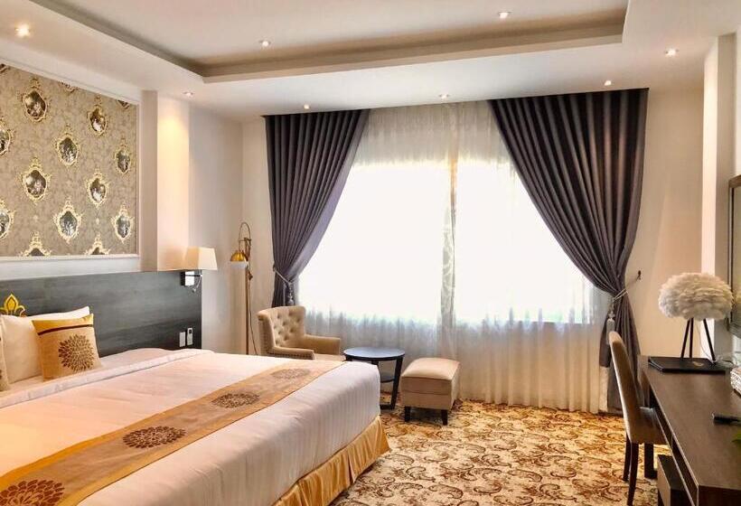 اتاق استاندارد با چشمانداز استخر, Elizabeth