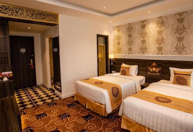 اتاق استاندارد با چشمانداز استخر, Elizabeth