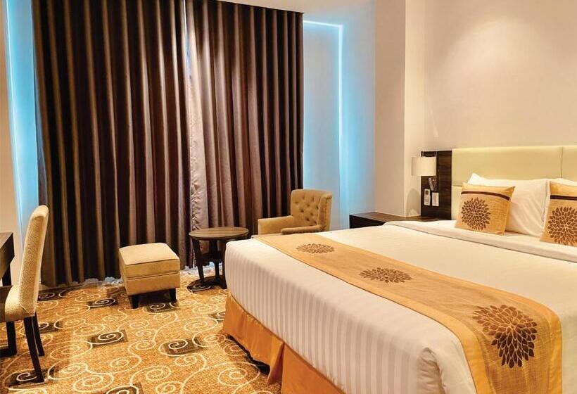 اتاق سوپریور, Elizabeth