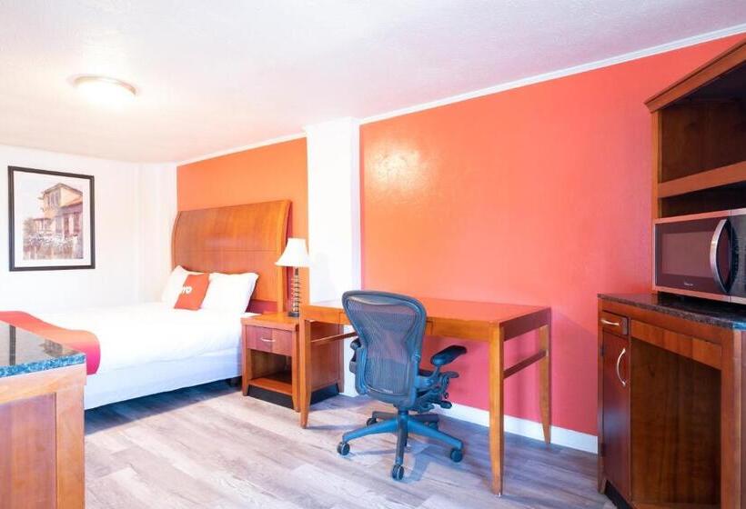 适合残疾人士使用的带超级大床的标准间, O Atlanta Airport Jonesboro/morrow I75