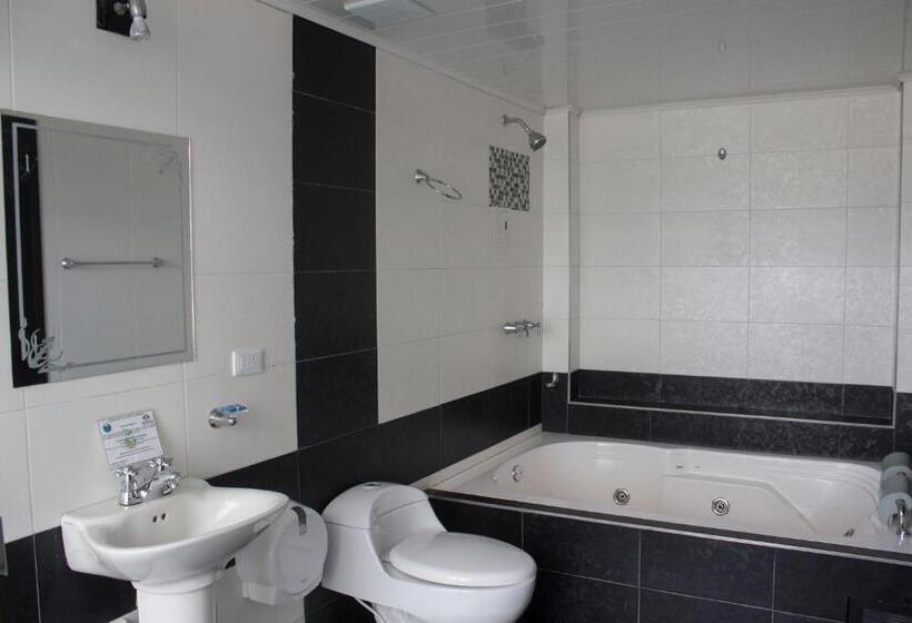 ハイドロマッサージバス付きスイート, Zaclordy