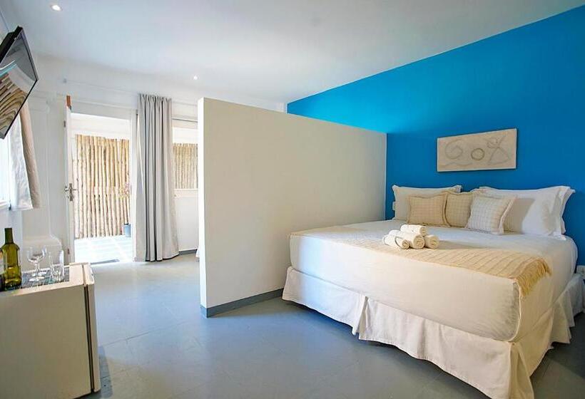 اتاق استاندارد چهار تخته, Sofia's On The Beach