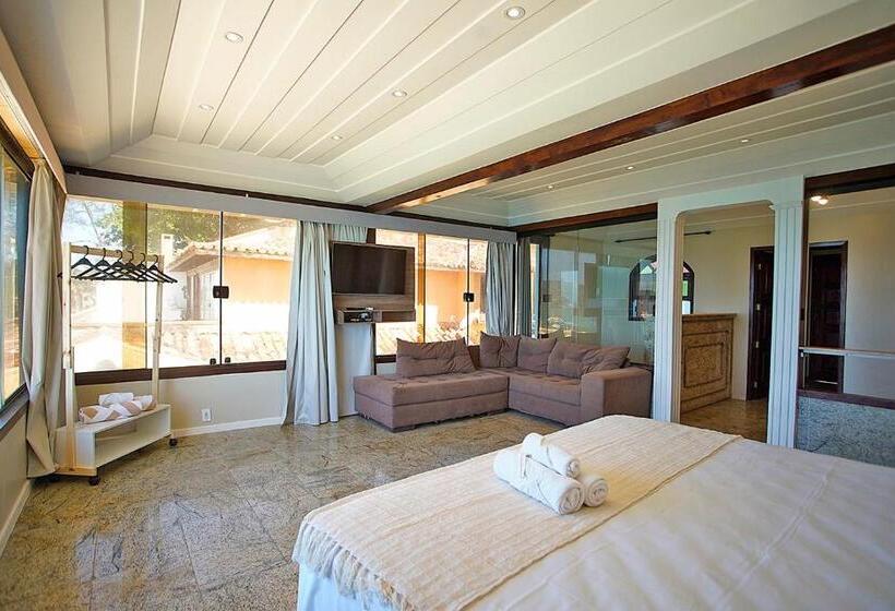 Deluxe Suite Sea View, Sofia's On The Beach