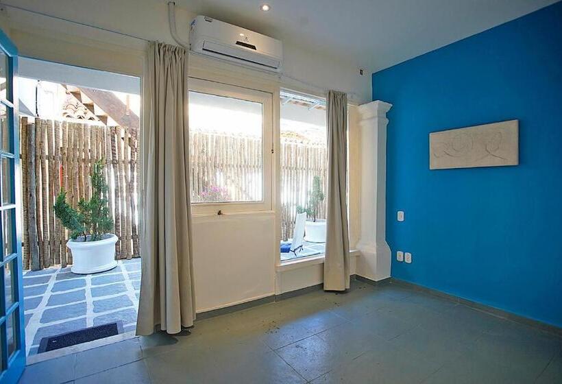 اتاق استاندارد سه نفره, Sofia's On The Beach