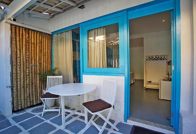 اتاق استاندارد چهار تخته, Sofia's On The Beach