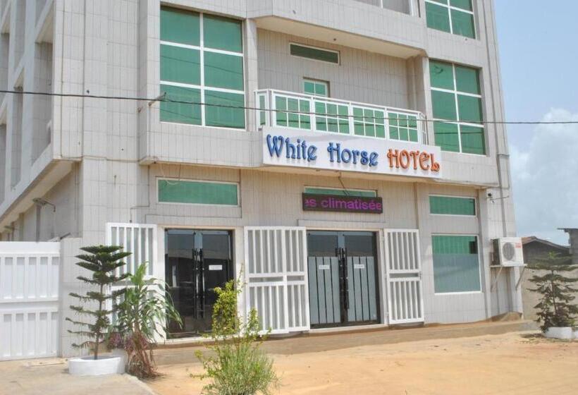 اتاق استاندارد سه نفره, White Horse Hotel Cotonou