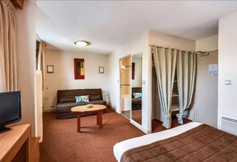 اتاق استاندارد چهار تخته, Brit Hotel Saint Nazaire Centre