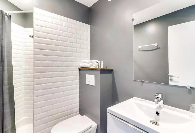 اتاق استاندارد, Brit Hotel Saint Nazaire Centre