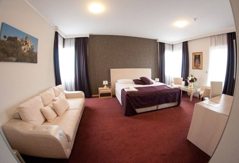 اتاق لوکس با چشمانداز شهر, Brotnjo