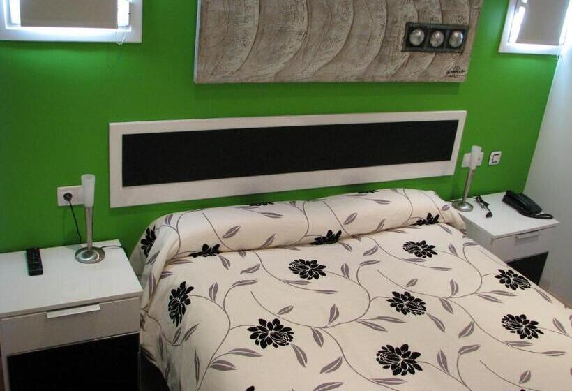 סוויטת ג'וניור, Elizalde