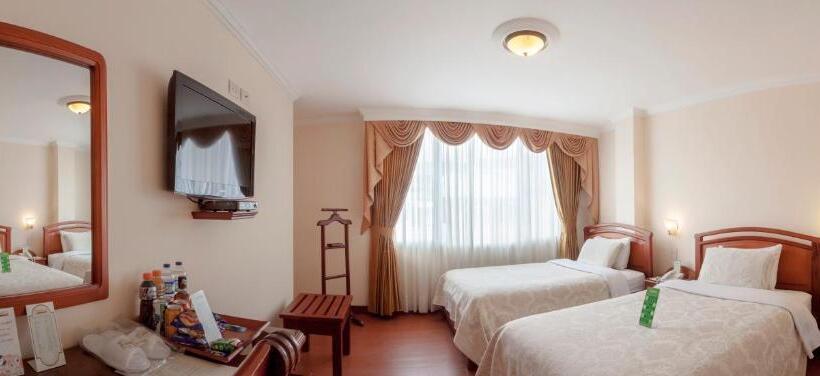 غرفة قياسية, Fernando Plaza