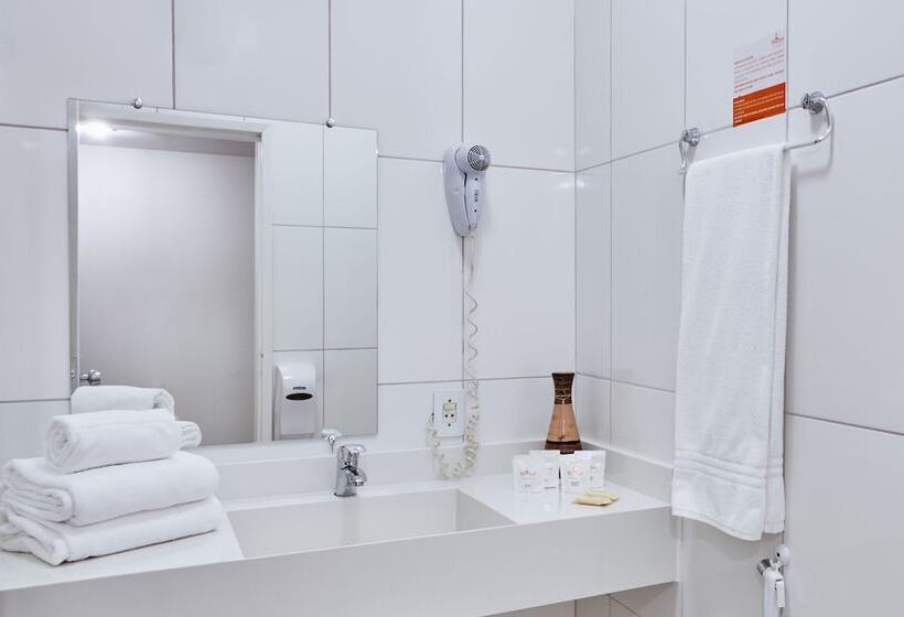 高级三人间, Harbor Querencia