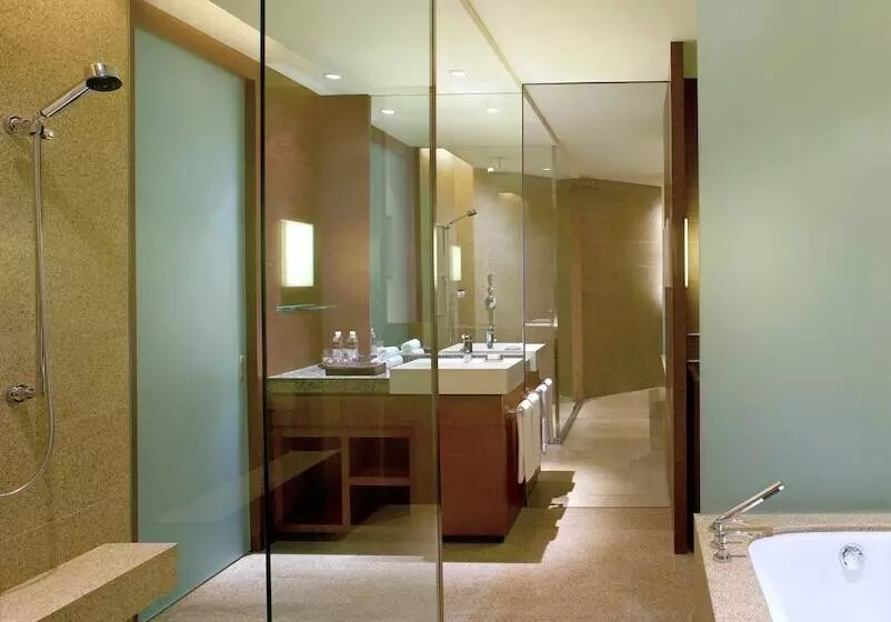 اتاق کلاب, Hyatt On The Bund, Shanghai