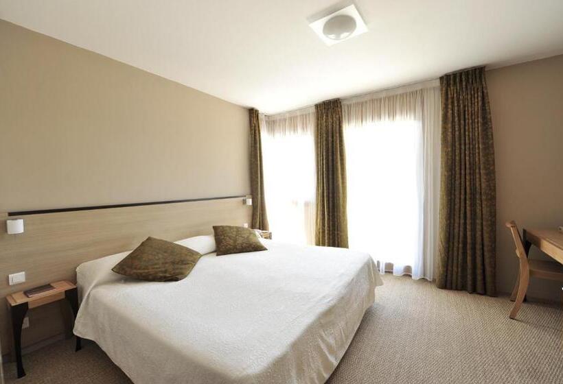 חדר יוקרתי, Les Esclargies