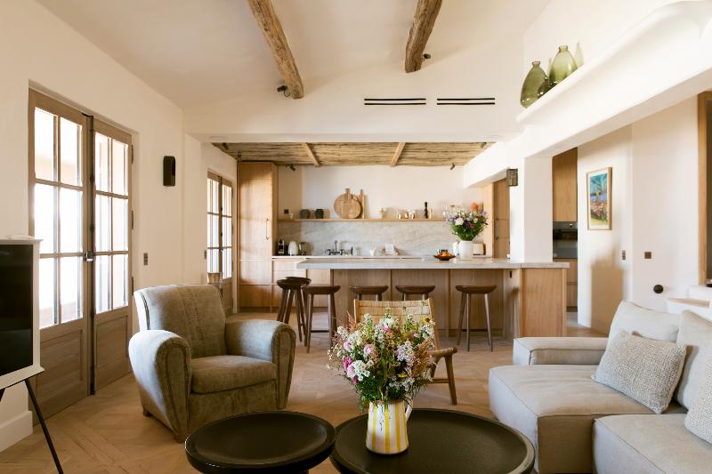 חדר קומפורט, Les Esclargies