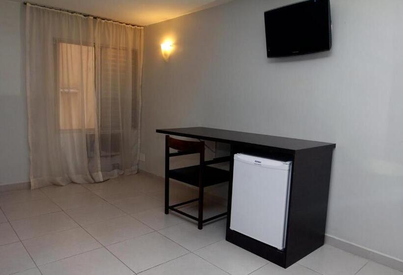 اتاق استاندارد سه نفره, Plaza Apolo