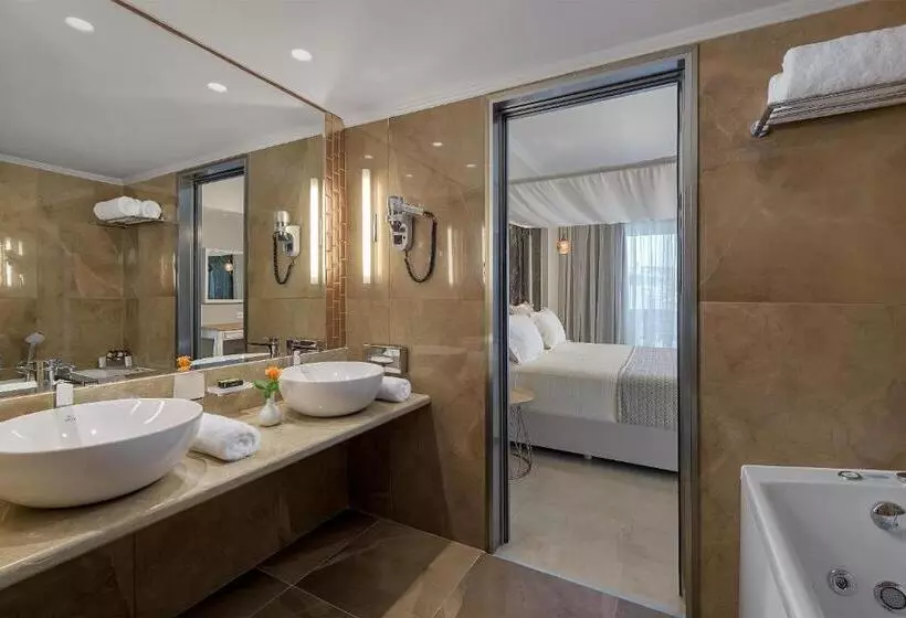 オーシャンビュースイート, Rodos Palladium Leisure & Wellness