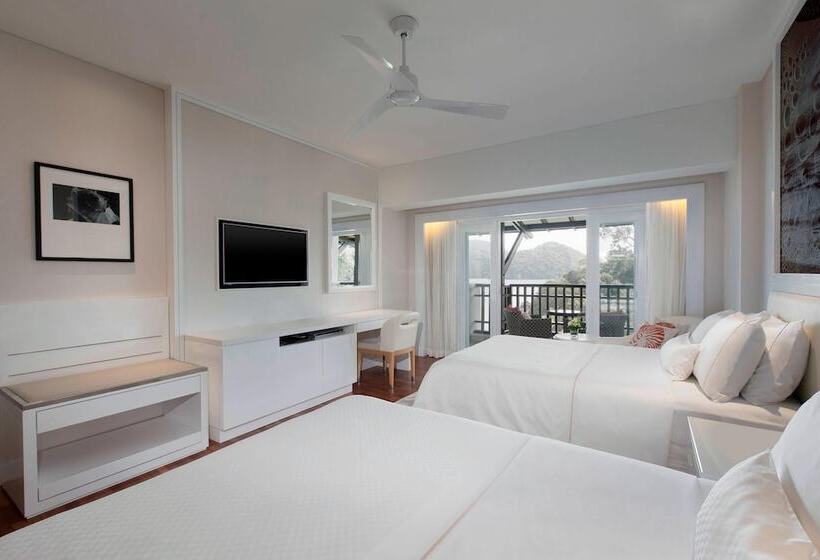 스탠다드 룸 측면 바다 전망, The Westin Langkawi Resort & Spa