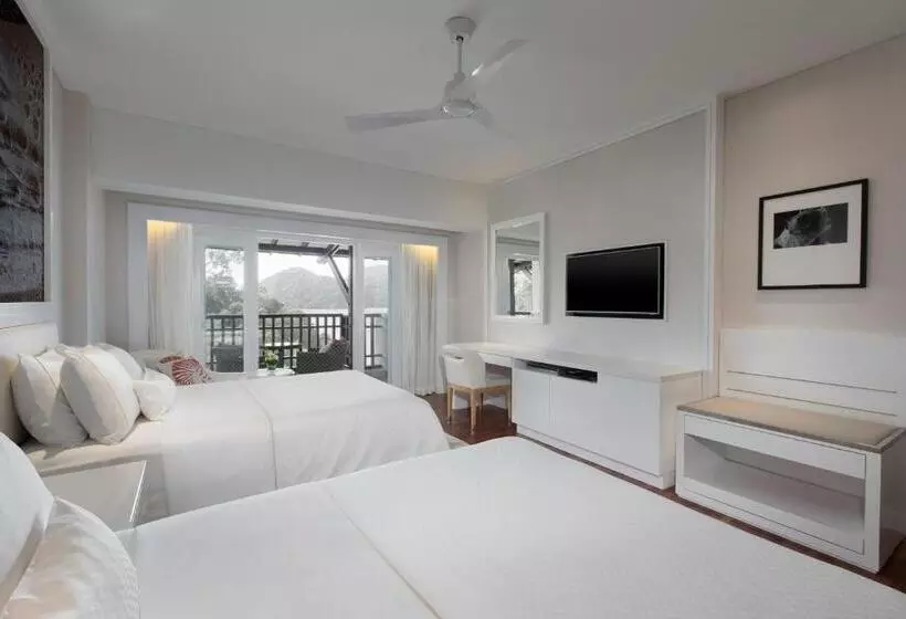 اتاق اساندارد با چشمانداز جانبی به دریا, The Westin Langkawi Resort & Spa