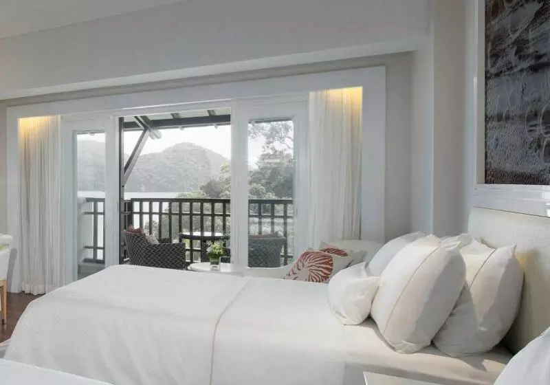 اتاق اساندارد با چشمانداز جانبی به دریا, The Westin Langkawi Resort & Spa
